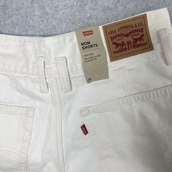 Levi's High Waisted Mom Shorts Women’s Size 30 Clean Sweep Ivory Y2K MSRP $49 - Picture 7 of 10
